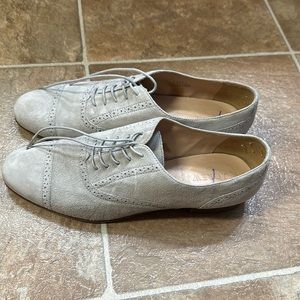 Light gray suede women’s J.Crew lace up shoes. EUC, worn once. Size 9.